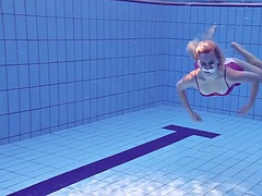Badpak, Blond, Europees, Biljart, Alleen, Sportoefening, Tieten likken, Onderwater