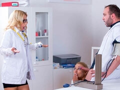 Grosser schwanz, Blasen, Arzt, Hundestellung, Natürlichen titten, Krankenschwester, Jungendliche (18+), Titten