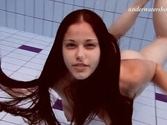 Erstaunlich, Grosser arsch, Freundin, Nackt, Pool, Russisch, Jungendliche (18+), Unter wasser