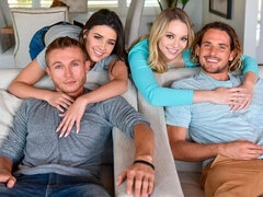 Leie, Grosser arsch, Grosse titten, Blasen, Braunhaarige, Flotter vierer, Dürr, Titten