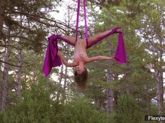 Braunhaarige, Frau, Zierlich, Öffentlich, Muschi, Russisch, Jungendliche (18+), Titten