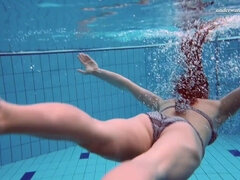 18 jahre, Braunhaarige, Frau, Fetisch, Hd, Russisch, Jungendliche (18+), Unter wasser