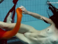 Grosser arsch, Grosse titten, Hd, Lesbisch, Jungendliche (18+), Eng, Titten, Unter wasser