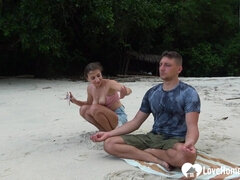 18 ans, Amateur, Plage, Blonde, Sucer une bite, Tir de sperme, Fait maison, De plein air