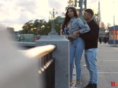 18 ans, Anal, Grosse bite, Sucer une bite, Brunette brune, En gros plan de très près, Faciale, Chatte