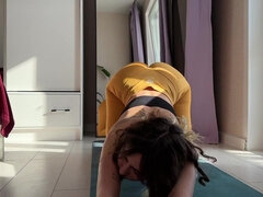 18 ans, Anal, Gros cul, Éjaculation interne, Gode, Branlette thaïlandaise, Masturbation, Jouets