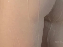 Douche, Softcore pornografie, Alleen