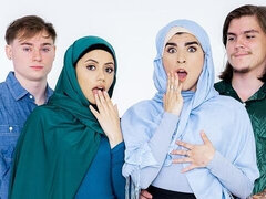 18 jaar, Arabisch, Grote kont, Grote lul, Pijpbeurt, Hondjeshouding, Tiener, Tieten likken