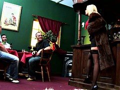 Anal, Gros seins, Blonde, Sucer une bite, Déshabiller, Double pénétration, Partouze