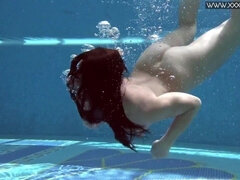 Braunhaarige, Fetisch, Hd, Pool, Schlampe, Jungendliche (18+), Titten, Unter wasser