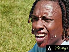 Grosse bite, Gros seins, Noire, Sucer une bite, Concours, Tir de sperme, Noir ébène, Mère que j'aimerais baiser