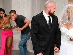 Grote kont, Grote mammen, Pijpbeurt, Hondjeshouding, 1 man 2 vrouwen, Moeder die ik wil neuken, Douche, Bruiloft