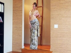 Kont, Bruinharig, Jurk, Masturbatie, Natuurlijke tieten, Doordringend, Kut duiken, String