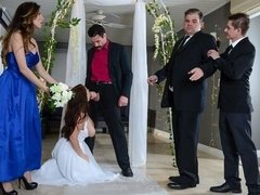 Анальный секс, Большая жопа, Большие сиськи, Брюнетки, Дилдо, Ласковые ручки, Бритые, Сиськи