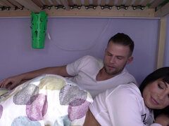 Bad, Grosser arsch, Blasen, Europäisch, Aufs gesicht abspritzen, Im freien, Dusche, Eng