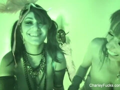 Hinter den kulissen, Braunhaarige, Vollbusig, Geile alte tussi, Spassig, Hd, Natürlichen titten, Pornostars