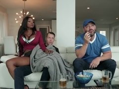 Tetas grandes, Mamada, Engañando, Corridas faciales, Hd, Interracial, Madres para coger, Mamá