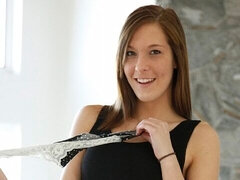 Grosser arsch, Blasen, Auto, Hundestellung, Natürlichen titten, Dürr, Jungendliche (18+), Titten