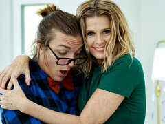 MILF model with round ass Reya Lovenlight fucked by young athlete