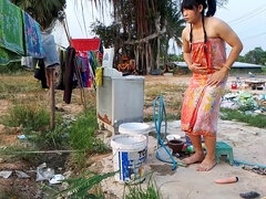 アジア人, ボンデージ, 中出し, 手コキする, レディボーイ, アウトドア, シャワー, 教師