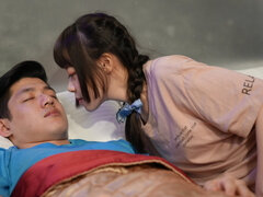 Asiatisch, Blasen, Spermaladung, Schwanz, Küssen, Orgasmus, Gummi, Rasiert