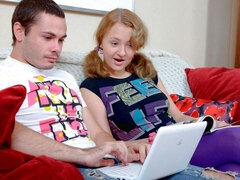 Amateur, Gros cul, Grosse bite, Sucer une bite, En levrette, Seins naturels, Cheveux courts, Nénés