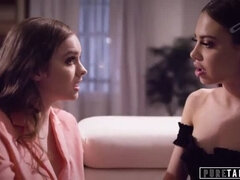 Arschlecken, Braunhaarige, Fingern, Küssen, Lesbisch, Natürlichen titten, Muschi, Schwestern