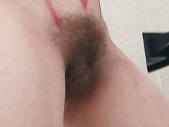 デカパイ, 毛深い, 喫煙