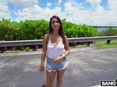 Sucer une bite, Brunette brune, Bus, Tir de sperme, En levrette, Hd, Fille latino, Chevaucher