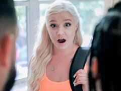 Blasen, Hundestellung, Interrassisch, Zierlich, Taboo, Tätowierung, Flotter dreier, Spanner