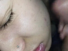 18 jaar, Enthousiasteling, Brutaal, Sperma, Sperma in mond, Sperma shot, Kut duiken, Nat