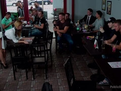 Rubia, Tetona, Dominación, Hembra, Público, Castigada, Esclavo, Voyeur