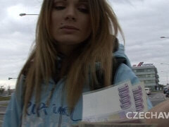 Amateur, Anal, Gros cul, Blonde, Sucer une bite, Homme nu et filles habillées, De plein air, Public