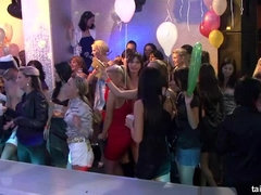 Blond, Dansen, Brillen, Handbeurt, Feest, Satijn, Swinger, Nat