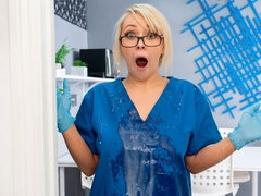 Leie, Grosse titten, Blasen, Hundestellung, Frau frau mann, Krankenschwester, Flotter dreier, Uniform