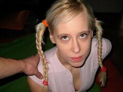 Amateur, Blonde, En levrette, Souple, Seins naturels, Culottes ou slips, Maigrichonne, Adolescente