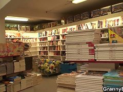 Schlampe, Blasen, Braunhaarige, Geile alte tussi, Kehlenfick, Masturbation, Reif, Milf