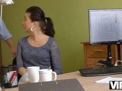 18 jahre, Vorstellungsgespräch, Blasen, Braunhaarige, Tschechisch, Hd, Geld, Jungendliche (18+)