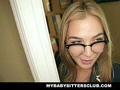 Baby sitter, Chambre à dormir, Blonde, Tir de sperme, Faciale, Hard, Rasée