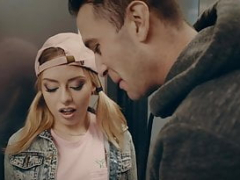In den arsch, Arsch, Blondine, Studentin, Europäisch, Aufs gesicht abspritzen, Hardcore, Lingerie