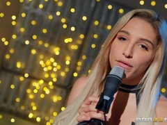In den arsch, Aus dem arsch in den mund, Blondine, Muschi, Rock, Tanga, Titten, Spielzeuge