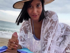 Amateur, Plage, Brunette brune, Plantureuse, Éjaculation interne, Hard, Seins naturels, Réalité