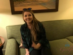 Enthousiasteling, Grote mammen, Bruinharig, Vriendin, Dikke tepels, Kut duiken, Roken, Tieten likken