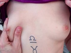 Arsch, Tussi, Grosse titten, Blasen, Geld, Natürlichen titten, Pov, Eng