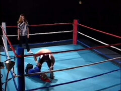 Gros seins, Brunette brune, Doigter, Naine