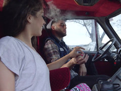 Auto, Paar, Freundin, Lecken, Im freien, Muschi, Hintern versohlen, Titten