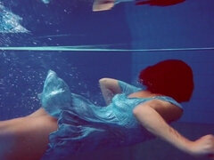 Bikini, Fetisch, Pool, Öffentlich, Rotschopf, Russisch, Badeanzug, Unter wasser