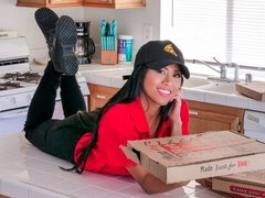 Sucer une bite, Brunette brune, Attrapée, Double pénétration, Branlette thaïlandaise, Homme homme femme, Adolescente, Plan cul à trois