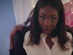 Sucer une bite, Noir ébène, Énorme, Culottes ou slips, Pov, Timide, Adolescente, Nénés