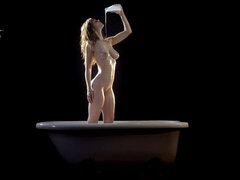 Salle de bains, Blonde, Lait, Nue à poil, Seins naturels, Solo, Adolescente, Mouillée